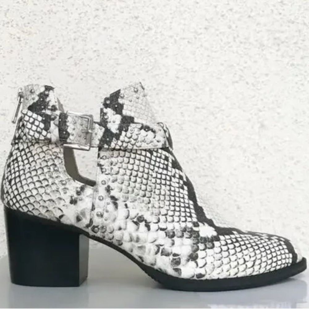 BP. Nordstrom Brand Sadey Snake Print Studded Cut Out Ankle Boots Size 7.5
